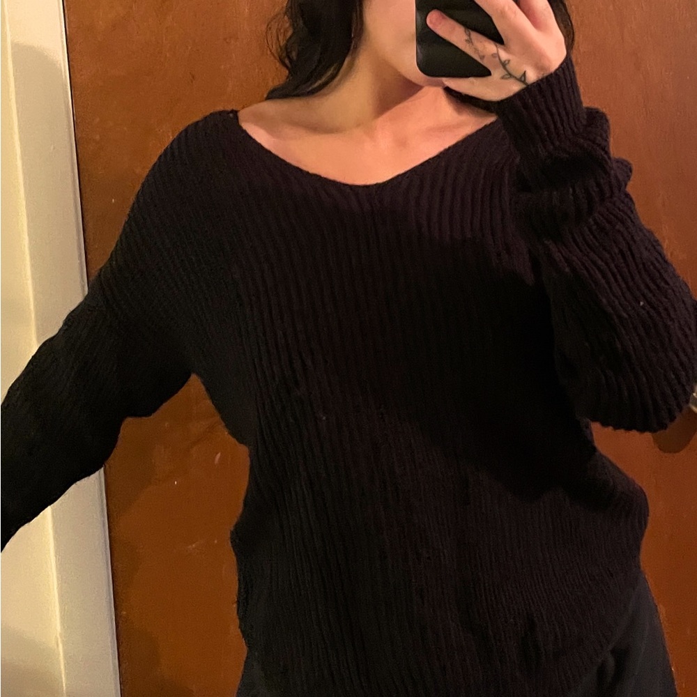 Love tree medium knot back black knit sweater